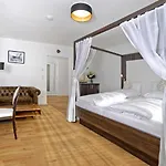 Hotel Chiemseepanorama 3*